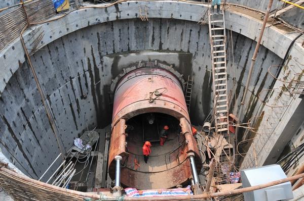 让胡路水泥顶管施工